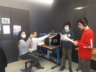 La classe de français de 10ème de Mme Rossoz vous a concocté une émission pour Noël!
