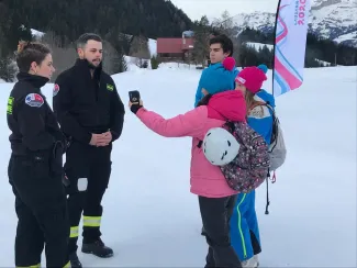 Reportage JOJ Diablerets du lundi 13 janvier 2020 - Interview d'Emma et Nicolas, ambulanciers - Par Lisa / Luca / Eloane