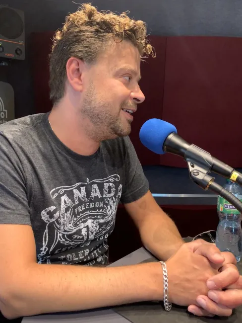 RadioBus Yverdon De Felice : lundi 23 mai 15h00, interview de Cyril Evan, jeune chanteur yverdonnois